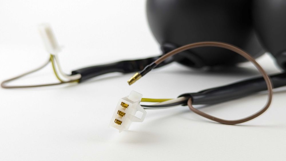 Подвійна металева мото фара з галогенками H4 та габаритом