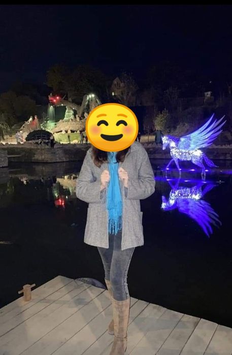 Жіноче пальто вільного крою з капюшоном