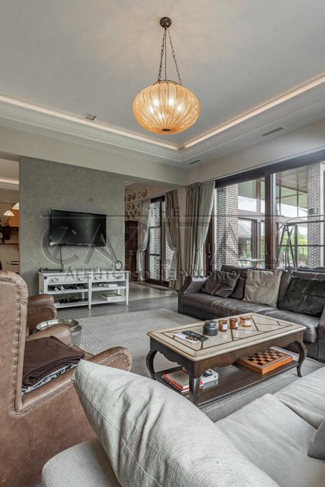 Продажа дома с ремонтом 1200м2 Софиевская Борщаговка Вишневое Крюковщи