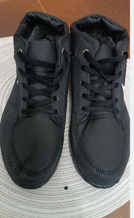 Чоловічі кросівки 45 р