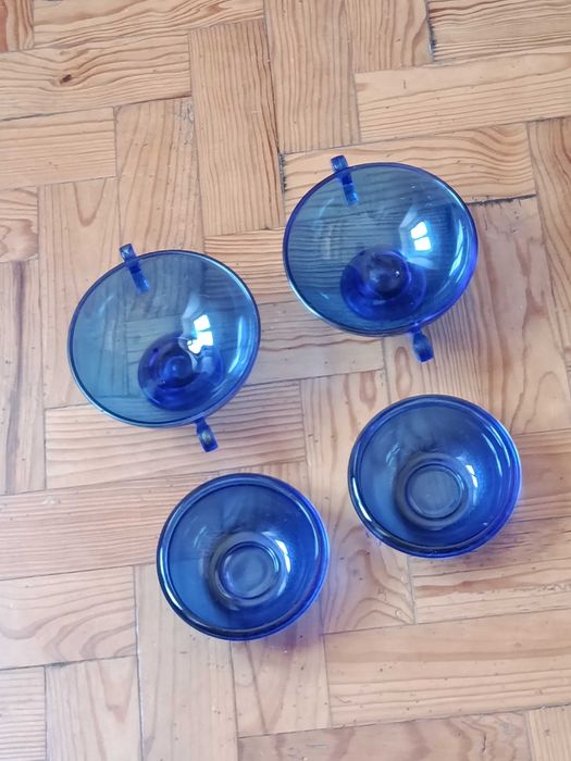 Taças vidro azul para fins diversos - decoraçao em azul
