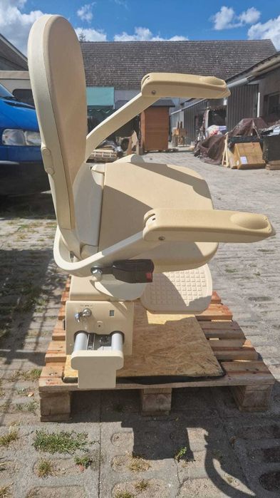 Winda schodowa zewnętrzna Brooks krzesło podnośnik inwalidzka prosta