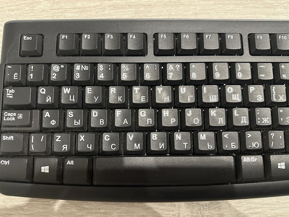 Клавіатура Logitech K120 + миша Logitech