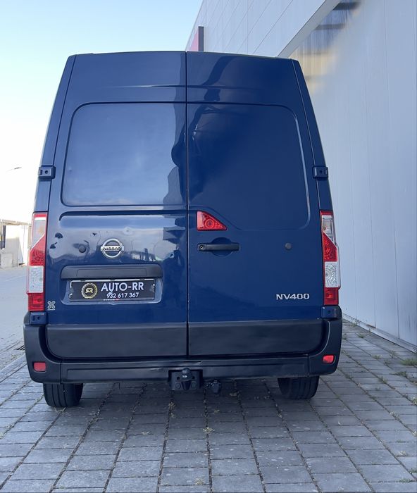 Nissan nv 400  de 6 lugares