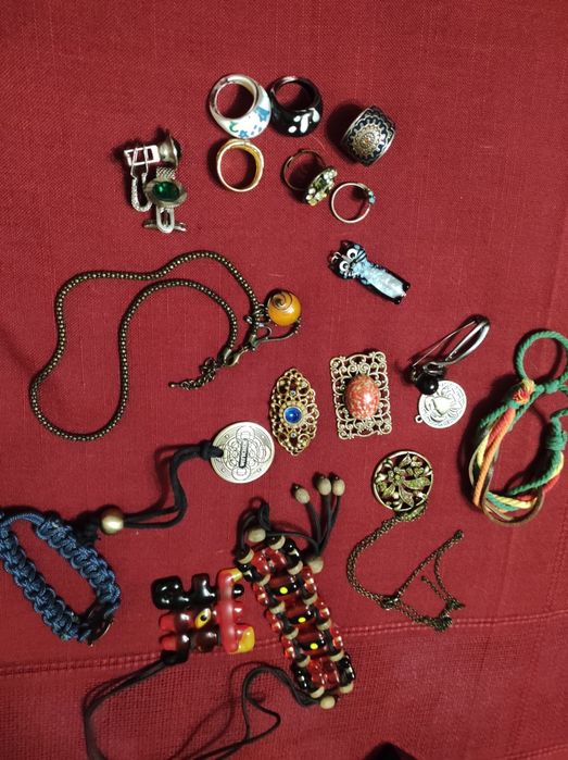 Бижутерия, украшения.