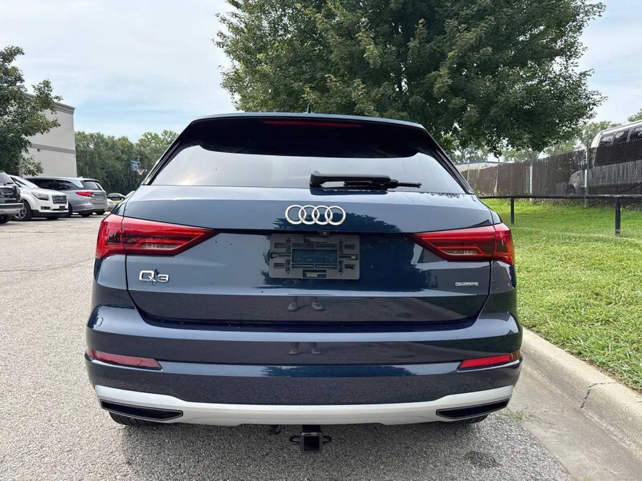 Audi Q3      2020