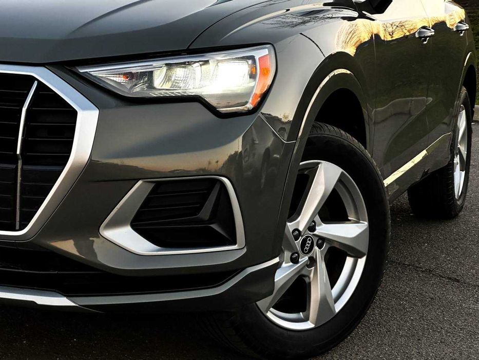 AUDI Q3      2021