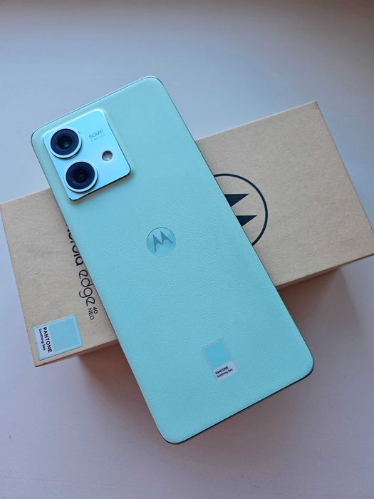 Продам мобільний телефон Motorola edge 40 neo 12/256Gb б/у