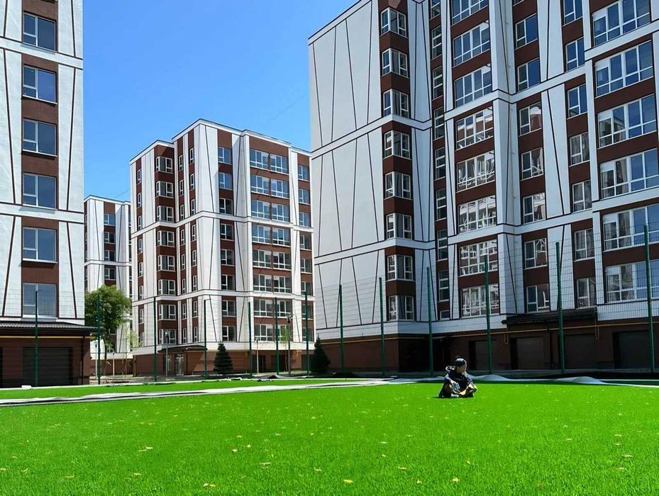 ТЕРМІНОВО! Видова двокімнатна квартира з ремонтом