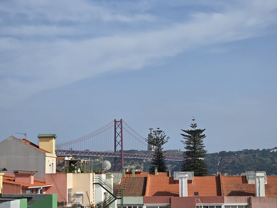 Quarto em Lisboa, perto do Polo Universitário da Ajuda / Universidade Lusíada / Hospital Egas Moniz