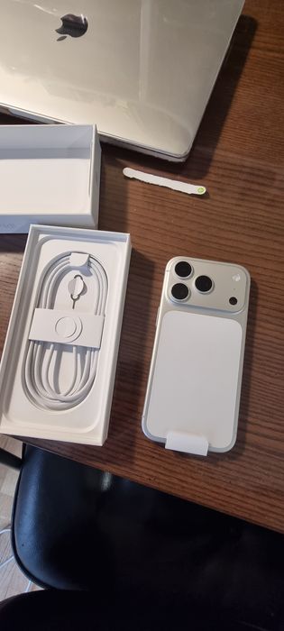 Смартфон Apple iPhone 17 Pro 1 TB Silver (MG8P4)