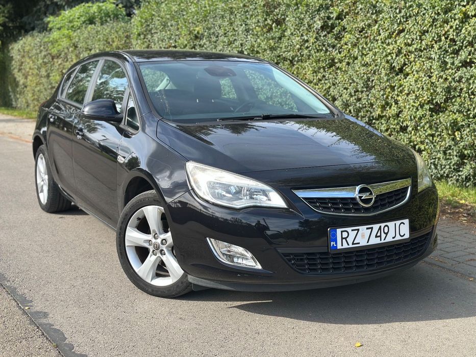 Opel Astra Opel Astra niski przebieg Bez wkładu