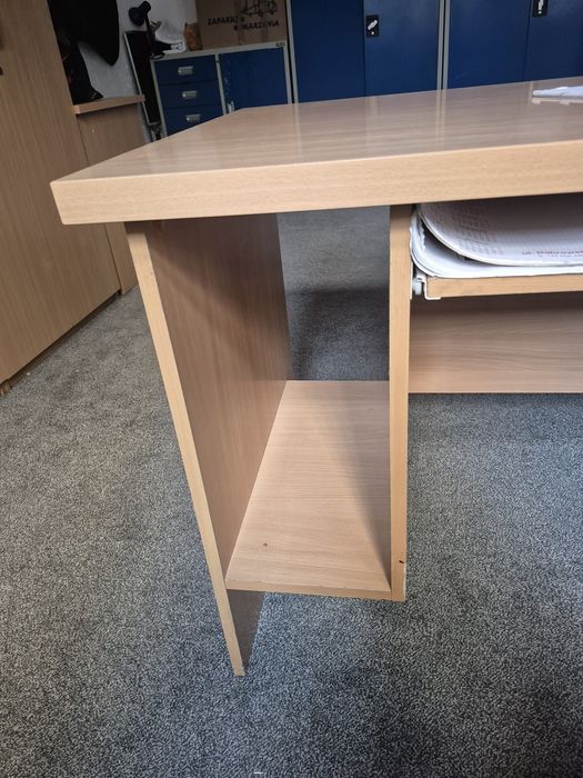 Duże biurko narozne