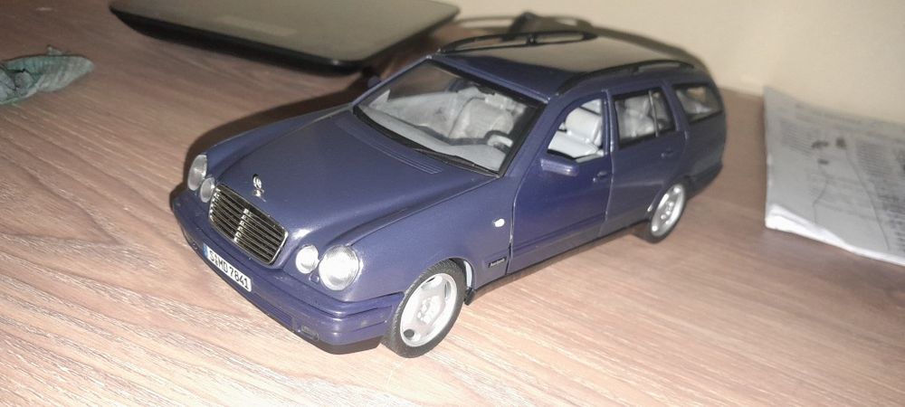 Mais de 90 Miniaturas 1/18 sem caixa