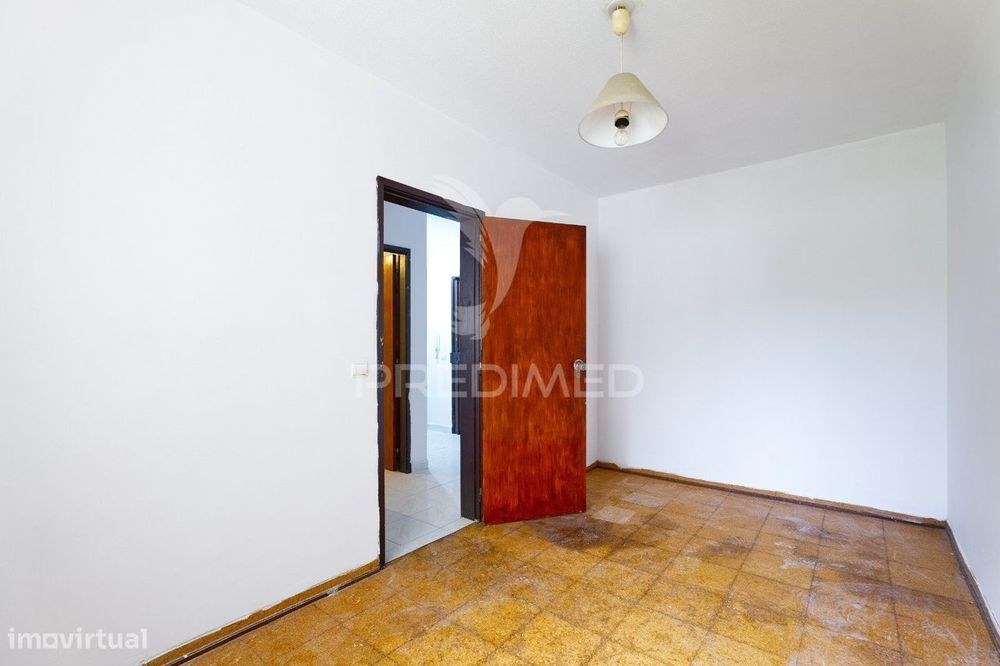 Apartamento T2 na Rua António Aleixo - Quinta do Rouxinol - Miratej...