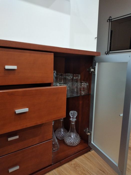 Aparador de sala pequeno