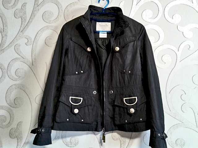 Женская  оригинальная   ветровка