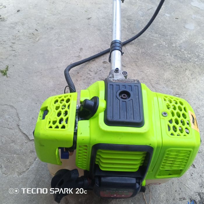 Продам газонокосилку