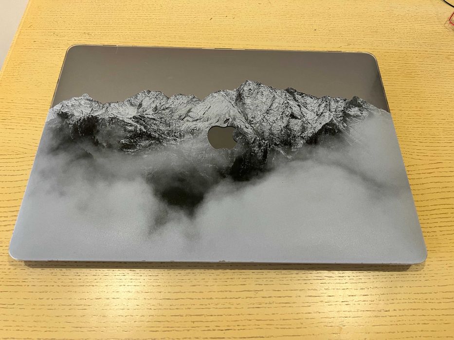 Macbook Pro 15" 2018 I7 16/512 gb a1707 TouchBar Space Gray