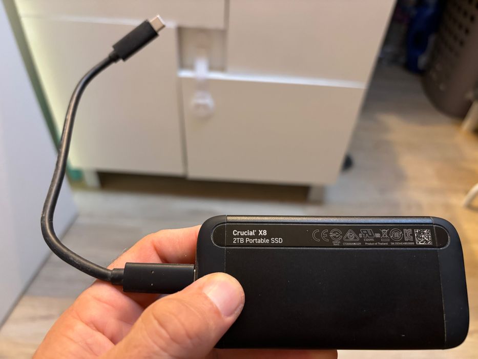 Vendo disco SSD portátil 2 TB crucial x8