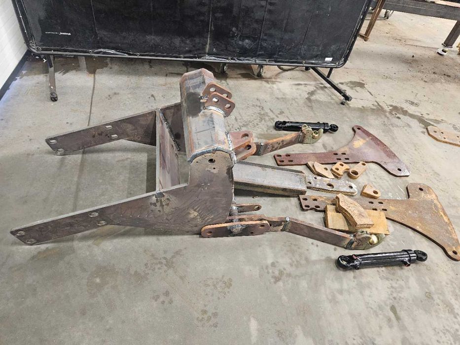 TUZ przedni uniwersalny udźwig 1,5T