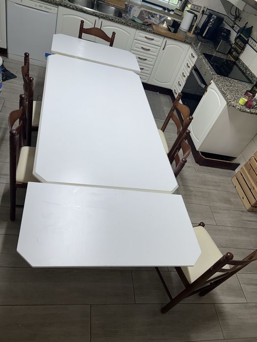 Mesa de cozinha com 6 cadeiras