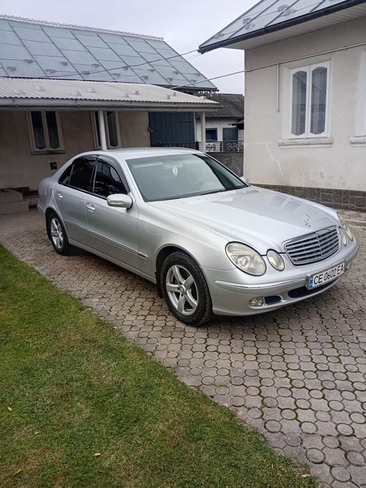 Пиодається Мерседес 211,2,2 дизель,автомат.