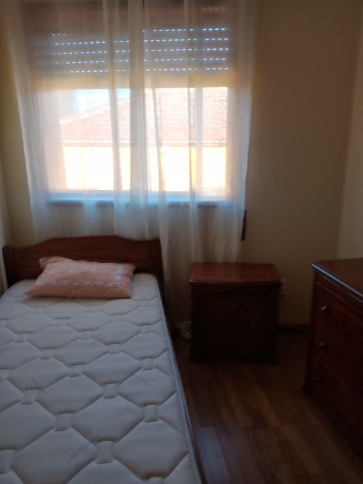 Quarto de solteira para alugar