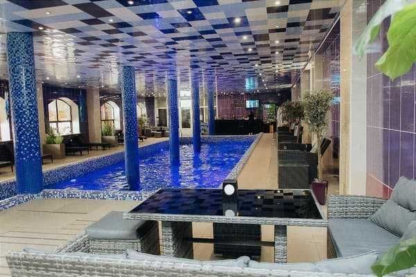 Замок люкс класса бильярд  лаунж зона 30 спальных Вышгород