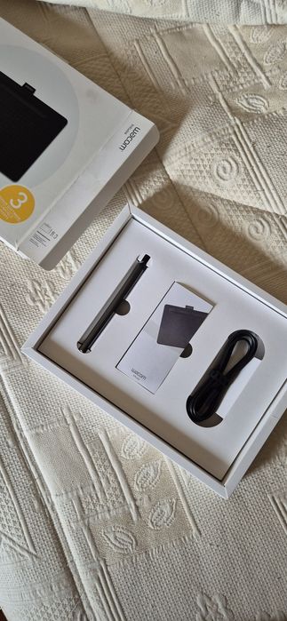 Wacom Intuos M - mesa digitalizadoras NOVA