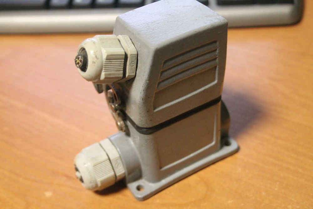 Шестипиновый контакт Weidmuller HDC RockStar 500V 24A