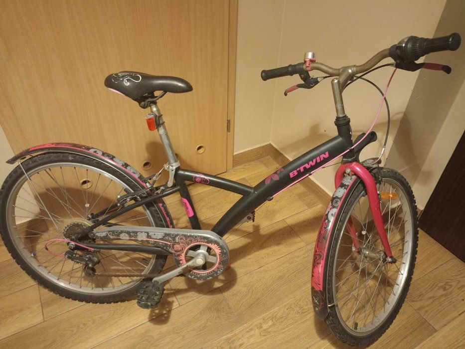 Rower dziewczęcy marki Decathlon B'Twin Poply 500 24"
