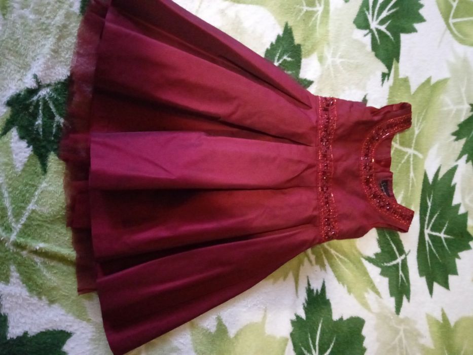 Платье бардовое нарядное