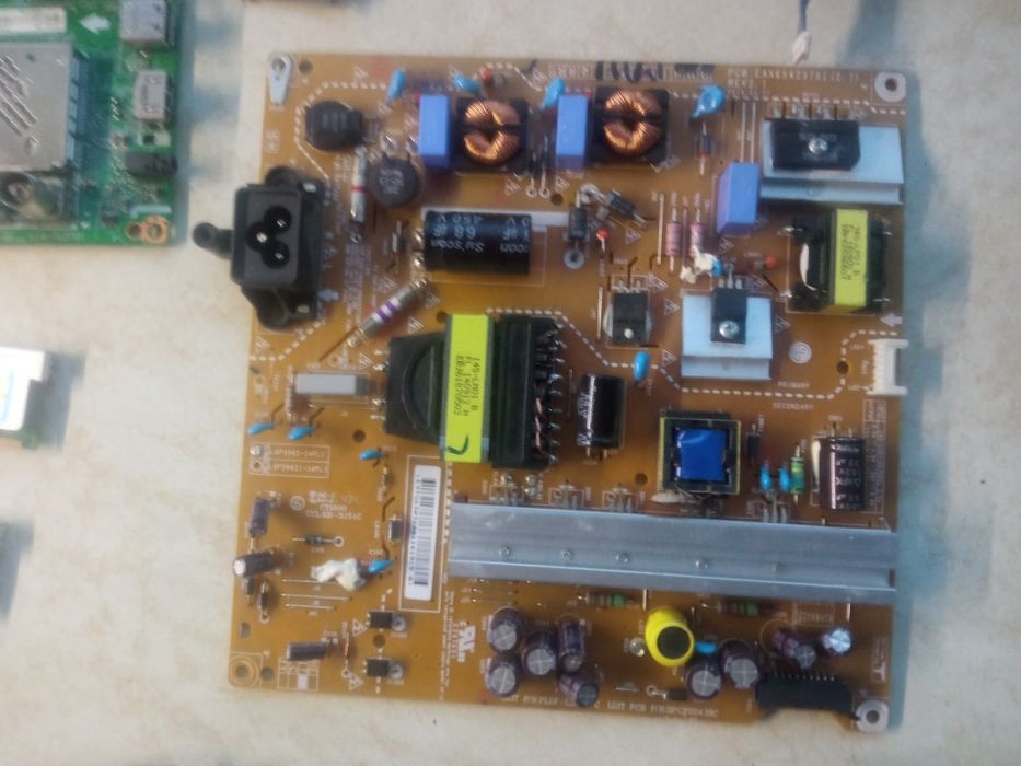 Телевизор LG42LB580V..