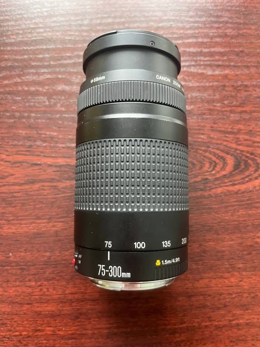 Довгофокусний об'єктив Canon EF 75-300mm f/4-5.6 III Black