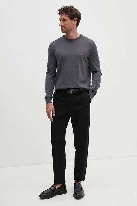 Spodnie chinosy tapered fit czarne BOSS XXL-38/32