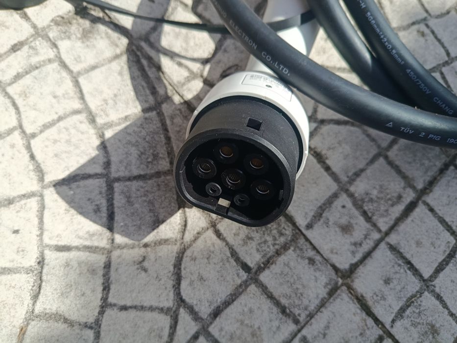 Vendo cabo de carregamento para veículos elétricos e híbridos plug-in, com fichas Tipo 2 (Macho) para Tipo 2 (Fêmea).