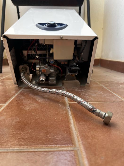 Ariston B 11 BS – Esquentador a gás de 11L