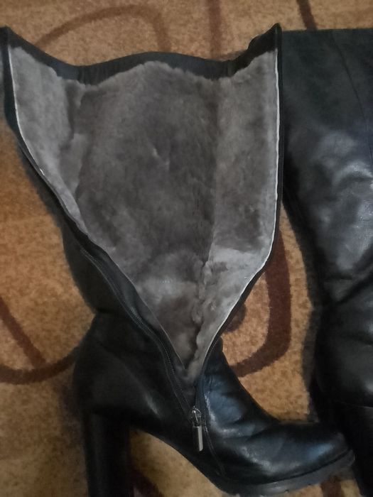 Женские зимние кожаные сапоги