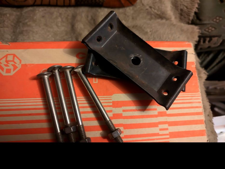 Крепление для ножек стола