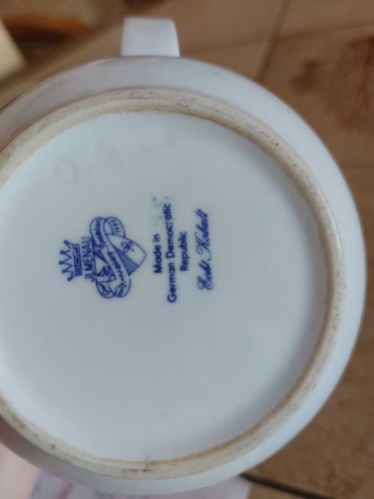 Porcelanowy dzbanek z niebieskimi kwiatami  Echt Kobalt