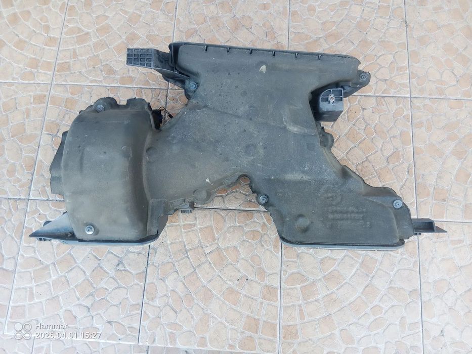 TRAFIC II VIVARO A wlot powietrza obudowa dmuchawy