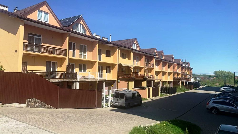 Котедж біля Львова з гаражем — Ременів, 158 м²