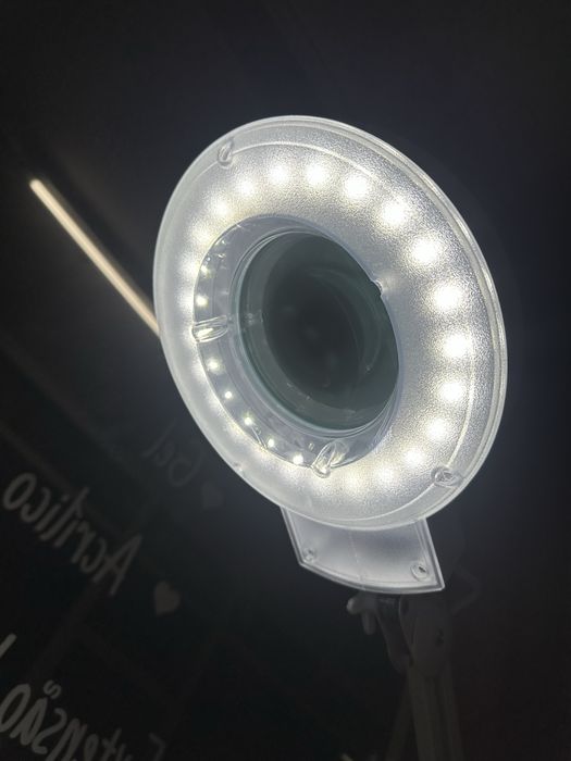 Lupa com luz led rickyparodi