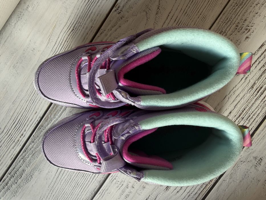 Продам ботинки Skechers 33.5,35 размеры