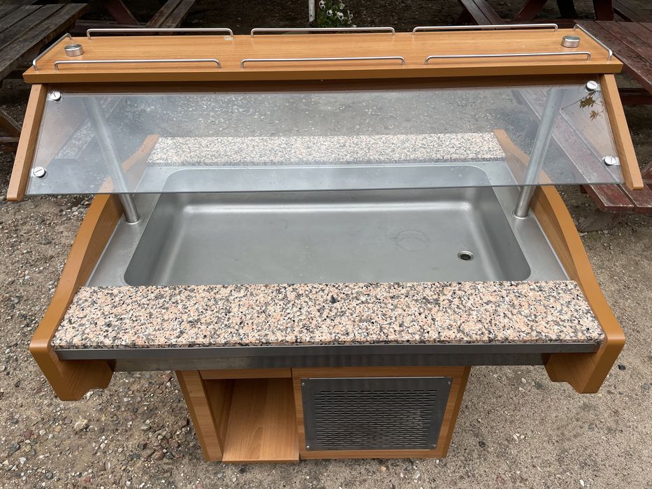 Bar sałatkowy, lada, witryna