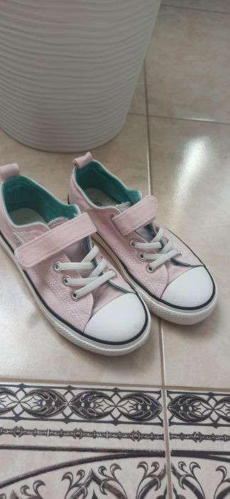 Кеди на дівчинку