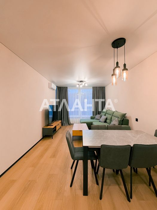 Продаж  2кімнатної квартири з ремонтом Варшавський 3
