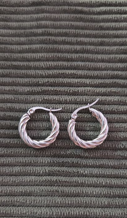 Brincos e Argolas em aço