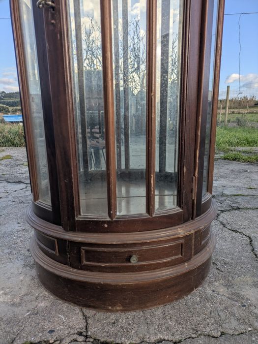 Móve de madeira tipol vitrine
